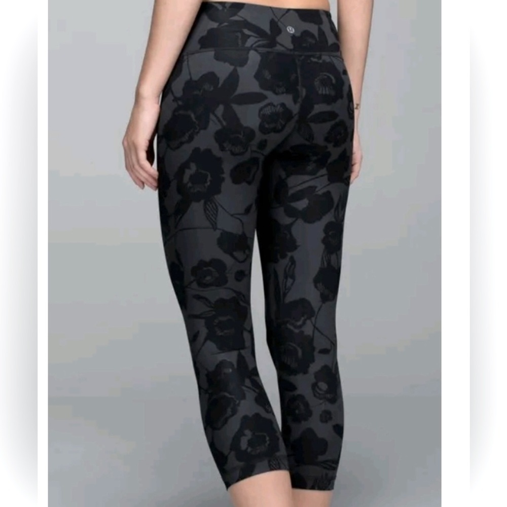 Lululemon Wunder Under Crop II Full On Luxtreme Inky Floral/Printed Black